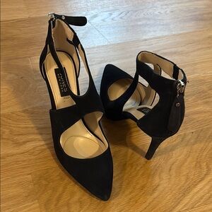 Nine West Navy Women's Heels size 6.5